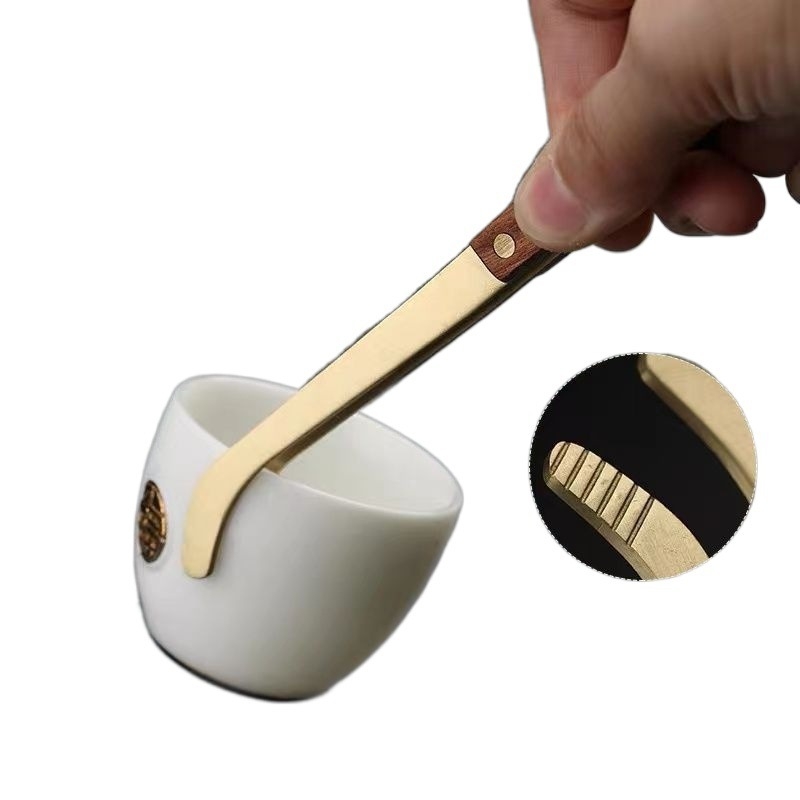 Σετ εξι εργαλείων για Τσάι Κουνγκ Φου — χαλκός, μοντέρνος μινιμαλιστικός σχεδιασμός; περιλαμβάνει μαχαίρι τσαγιού, κλιπ, κουτάλι και βούρτσα τσαγιού