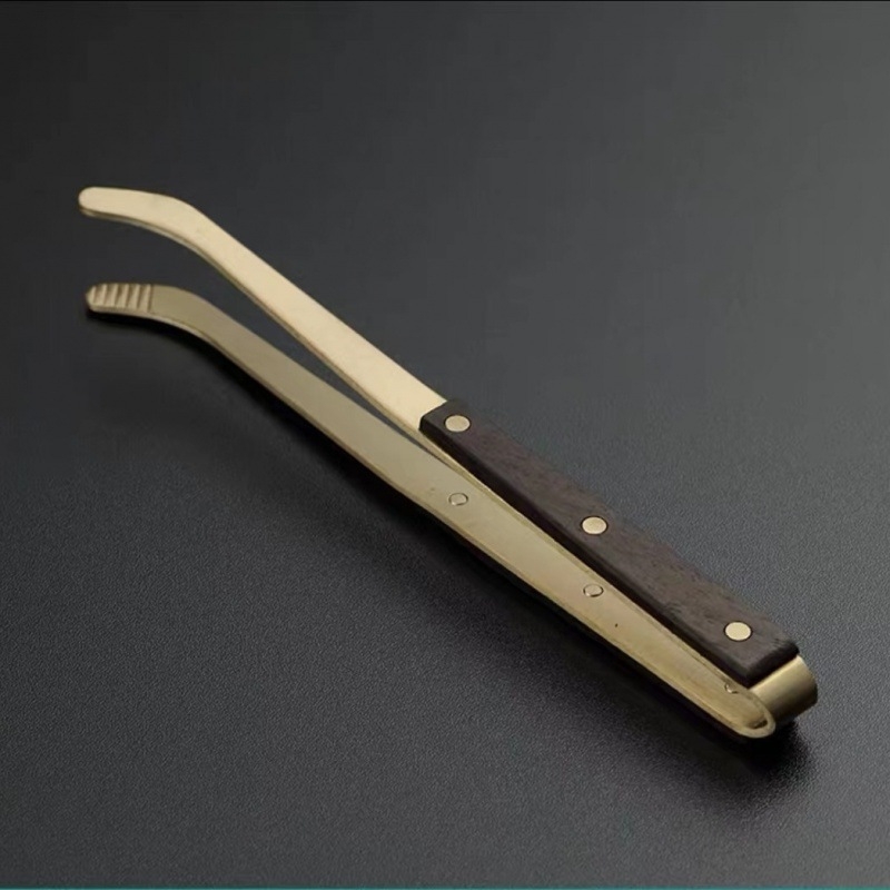 Σετ εξι εργαλείων για Τσάι Κουνγκ Φου — χαλκός, μοντέρνος μινιμαλιστικός σχεδιασμός; περιλαμβάνει μαχαίρι τσαγιού, κλιπ, κουτάλι και βούρτσα τσαγιού