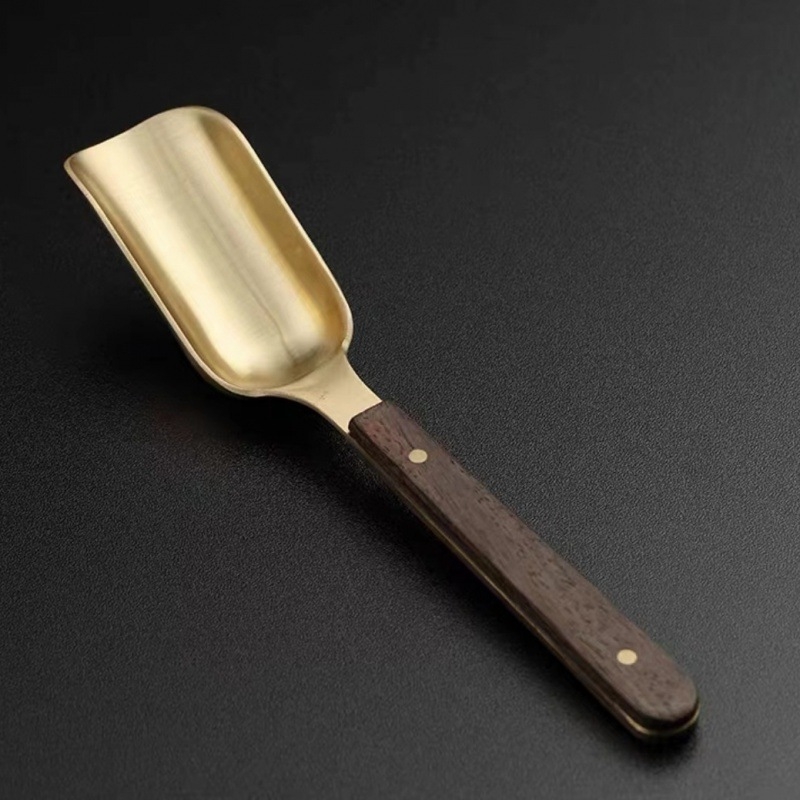 Σετ εξι εργαλείων για Τσάι Κουνγκ Φου — χαλκός, μοντέρνος μινιμαλιστικός σχεδιασμός; περιλαμβάνει μαχαίρι τσαγιού, κλιπ, κουτάλι και βούρτσα τσαγιού