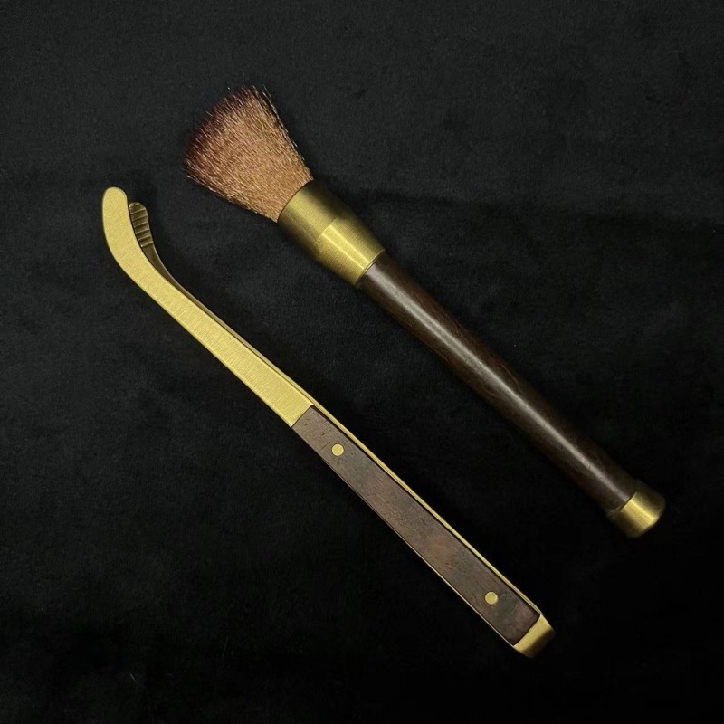 Σετ εξι εργαλείων για Τσάι Κουνγκ Φου — χαλκός, μοντέρνος μινιμαλιστικός σχεδιασμός; περιλαμβάνει μαχαίρι τσαγιού, κλιπ, κουτάλι και βούρτσα τσαγιού