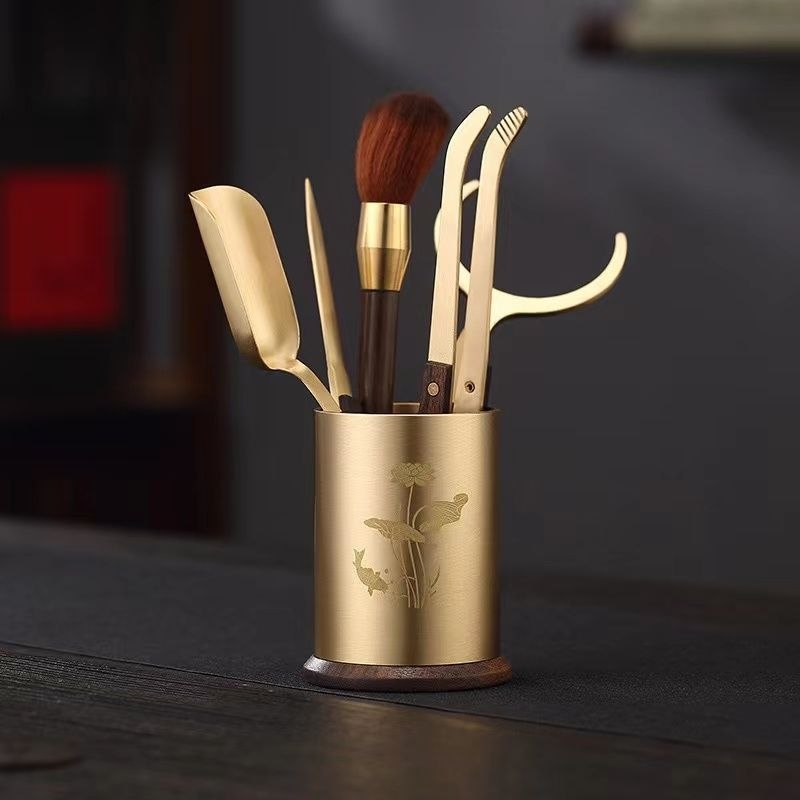 Σετ εξι εργαλείων για Τσάι Κουνγκ Φου — χαλκός, μοντέρνος μινιμαλιστικός σχεδιασμός; περιλαμβάνει μαχαίρι τσαγιού, κλιπ, κουτάλι και βούρτσα τσαγιού