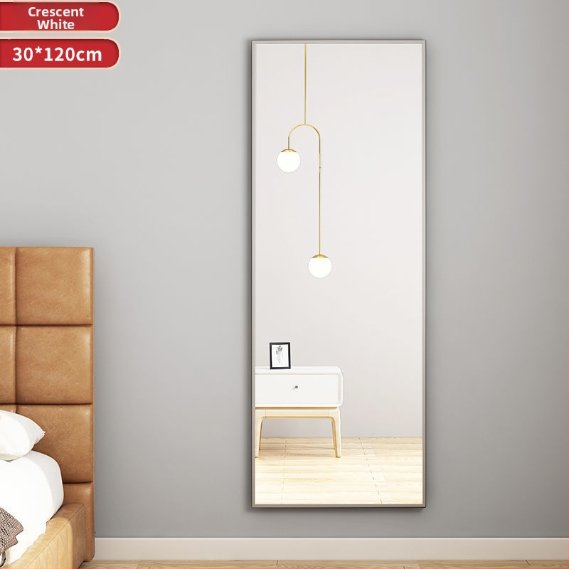 Ολόσωμος καθρέφτης – επιδαπέδια ή τοιχοστήριξη τοποθέτησης, σε σκανδιναβικό στυλ, για κοριτσίστικο δωμάτιο.