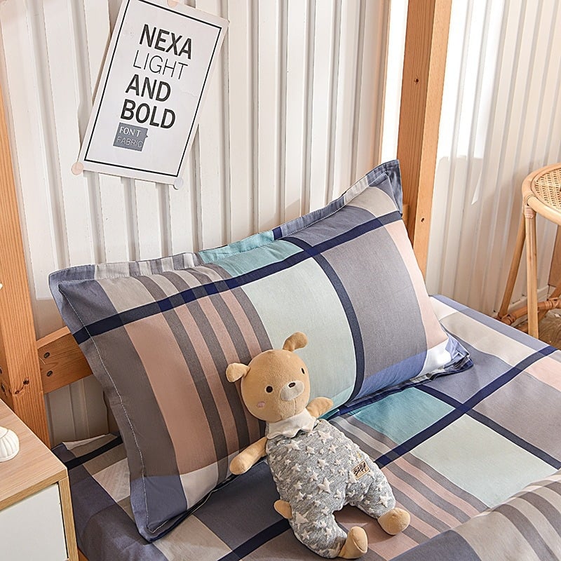 Jastučnica od 100% pamuka, twill tkanina, 40 niti, reaktivni ispis i bojanje, moderni minimalistički stil