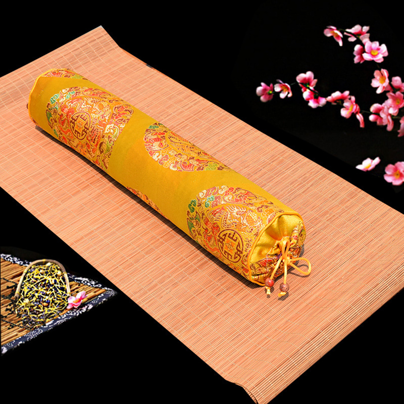 Jastučnica za vratni jastuk s izvezenim logom; satenski poliester tkanina (90% poliester); reaktivno bojanje; prilagodba dostupna