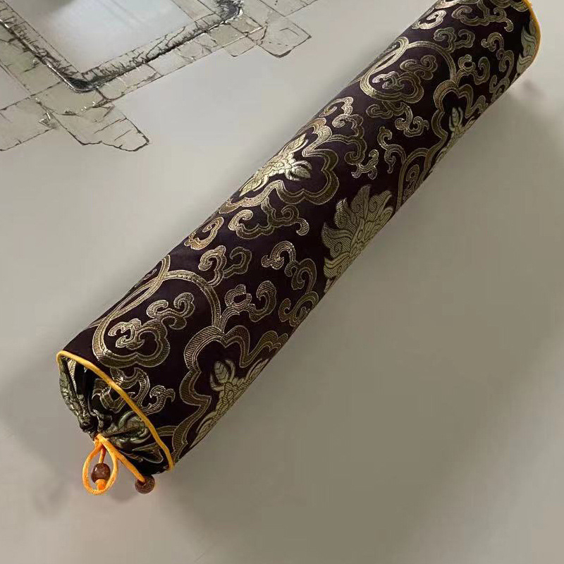 Jastučnica za vratni jastuk s izvezenim logom; satenski poliester tkanina (90% poliester); reaktivno bojanje; prilagodba dostupna