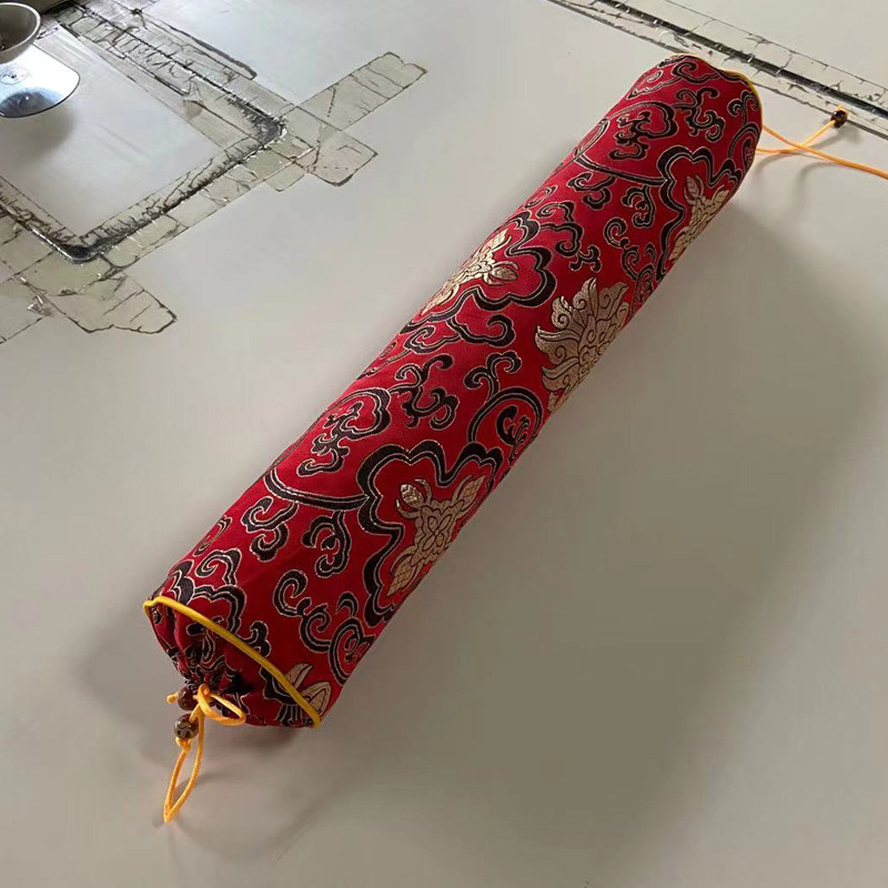 Jastučnica za vratni jastuk s izvezenim logom; satenski poliester tkanina (90% poliester); reaktivno bojanje; prilagodba dostupna