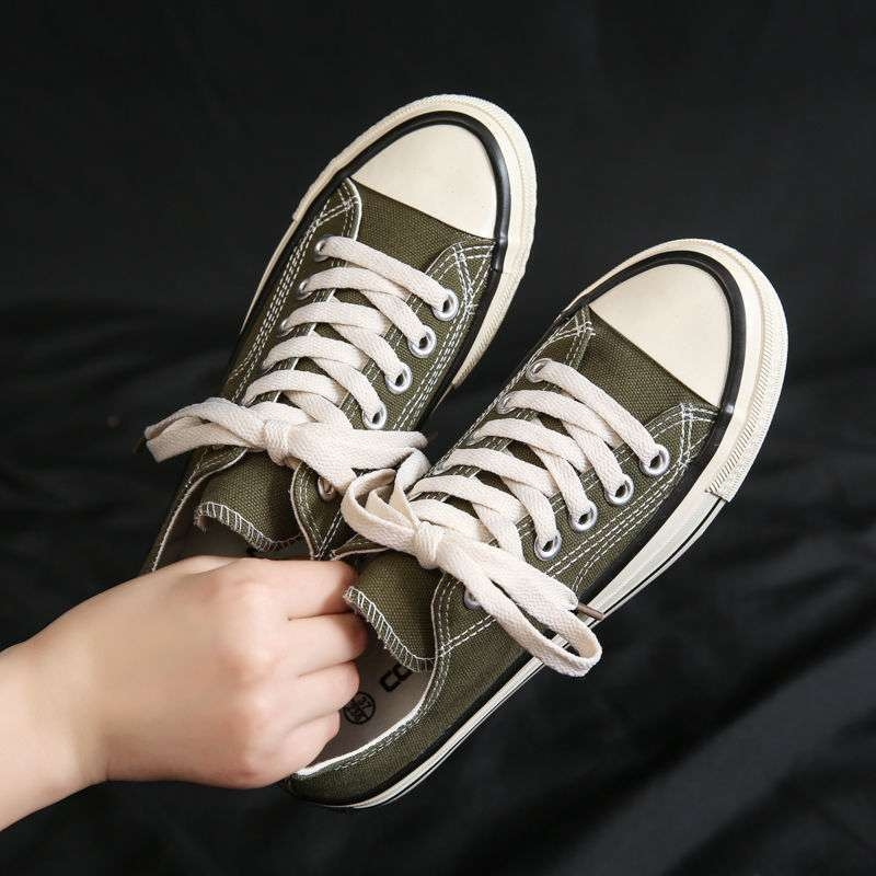 Ženske platnene tenisice s srednjom visinom gornje strane, gumom potplatom, pamukom podstavom i vezicama