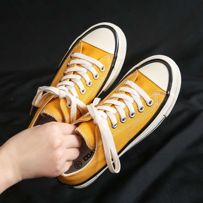 Ženske platnene tenisice s srednjom visinom gornje strane, gumom potplatom, pamukom podstavom i vezicama