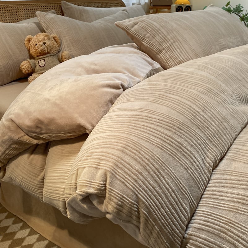 Nordinio stiliaus keturių dalių patalynės komplektas iš pieno veliūro su dvipusiu storesniu flisu, žieminė antklodės užvalkalas ir lakštai