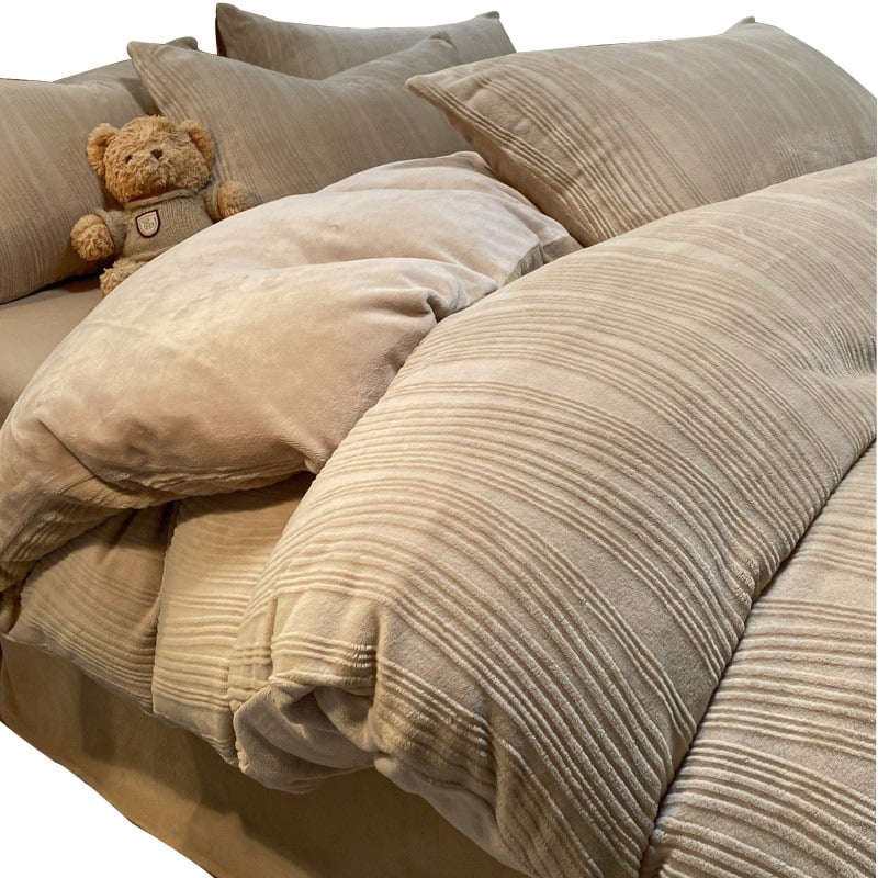 Nordinio stiliaus keturių dalių patalynės komplektas iš pieno veliūro su dvipusiu storesniu flisu, žieminė antklodės užvalkalas ir lakštai