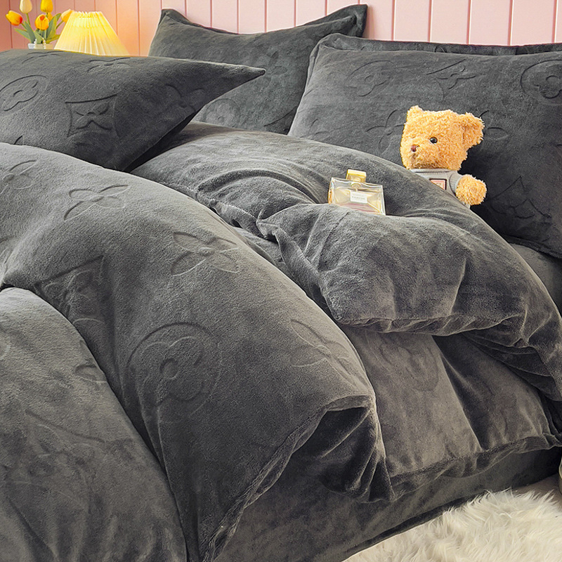 Nordinio stiliaus keturių dalių patalynės komplektas iš pieno veliūro su dvipusiu storesniu flisu, žieminė antklodės užvalkalas ir lakštai