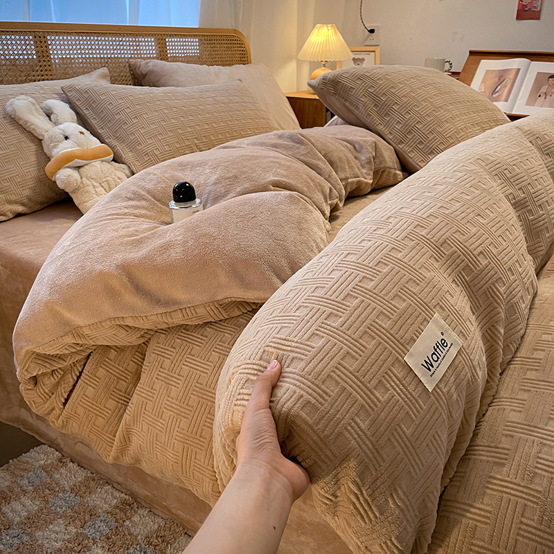 Nordinio stiliaus keturių dalių patalynės komplektas iš pieno veliūro su dvipusiu storesniu flisu, žieminė antklodės užvalkalas ir lakštai