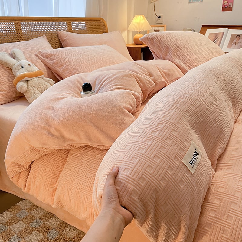 Nordinio stiliaus keturių dalių patalynės komplektas iš pieno veliūro su dvipusiu storesniu flisu, žieminė antklodės užvalkalas ir lakštai