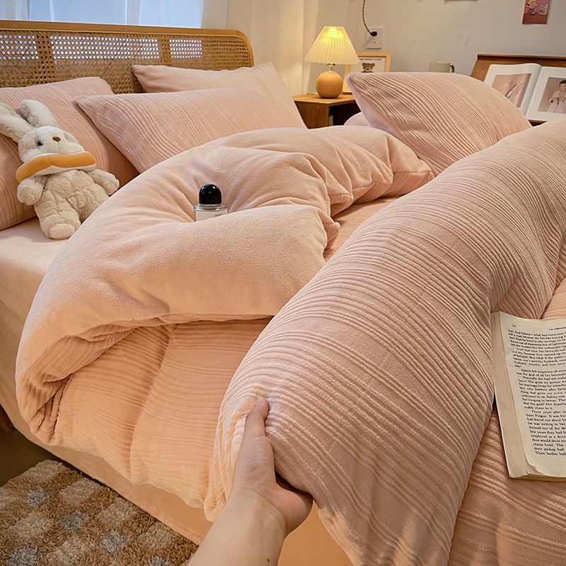 Nordinio stiliaus keturių dalių patalynės komplektas iš pieno veliūro su dvipusiu storesniu flisu, žieminė antklodės užvalkalas ir lakštai