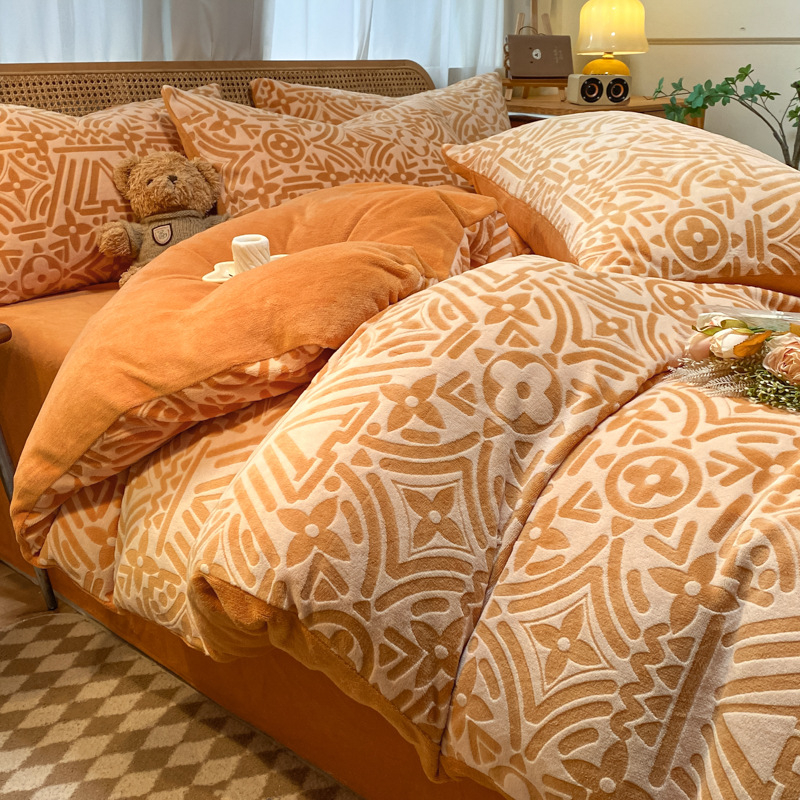 Nordinio stiliaus keturių dalių patalynės komplektas iš pieno veliūro su dvipusiu storesniu flisu, žieminė antklodės užvalkalas ir lakštai