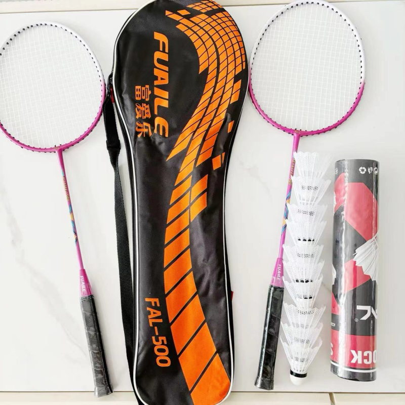 Ράκετ μπατμίντον με πλαίσιο από ανθρακονήματα, ευθεία κεφαλή, βάρος 95–100 g, πάχος λαβής G2, υλικό χορδών: ίνες μεταξιού