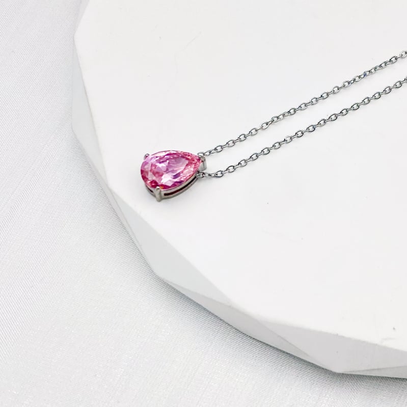 Titano plieno karoliai su vandens lašiniu cirkoniu, 12 mėnesių gimtadienio akmuo, vakuuminis elektrogalvanizavimas, atsparus blukimui