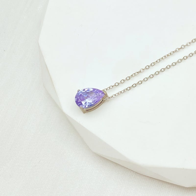 Titano plieno karoliai su vandens lašiniu cirkoniu, 12 mėnesių gimtadienio akmuo, vakuuminis elektrogalvanizavimas, atsparus blukimui