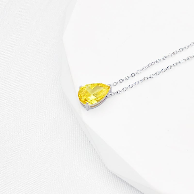 Titano plieno karoliai su vandens lašiniu cirkoniu, 12 mėnesių gimtadienio akmuo, vakuuminis elektrogalvanizavimas, atsparus blukimui