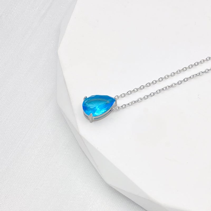 Titano plieno karoliai su vandens lašiniu cirkoniu, 12 mėnesių gimtadienio akmuo, vakuuminis elektrogalvanizavimas, atsparus blukimui