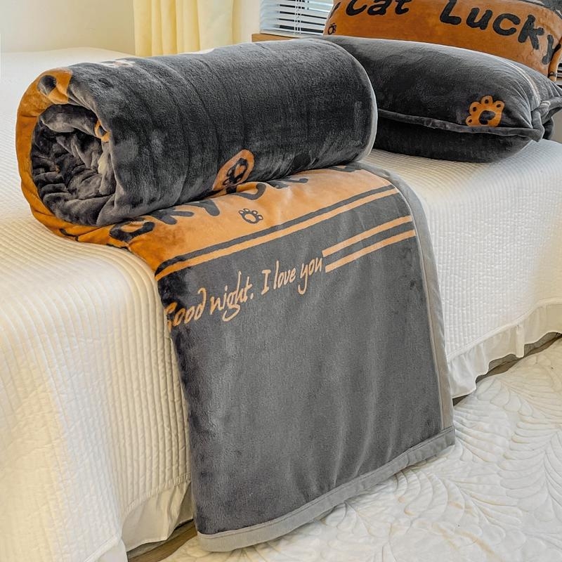 Enon korallvoodiline pleed voodile ja diivanile – kõikide aastaaegade jaoks, lihtne kaasaegne stiil, kokkutõmbumine 2–3%