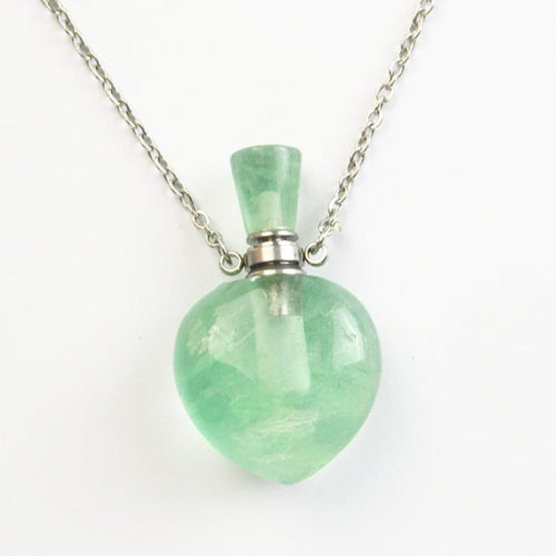 Geometrinis kristalų pakabukas su kvapo buteliuku – rankų darbo, ametistas, baltas krištolas, citrinas