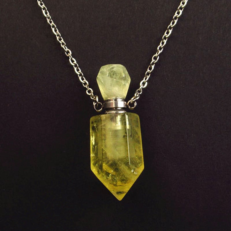 Geometrinis kristalų pakabukas su kvapo buteliuku – rankų darbo, ametistas, baltas krištolas, citrinas