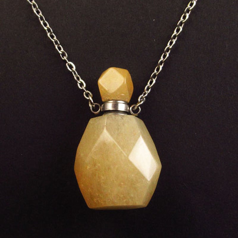 Geometrinis kristalų pakabukas su kvapo buteliuku – rankų darbo, ametistas, baltas krištolas, citrinas