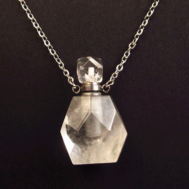 Geometrinis kristalų pakabukas su kvapo buteliuku – rankų darbo, ametistas, baltas krištolas, citrinas