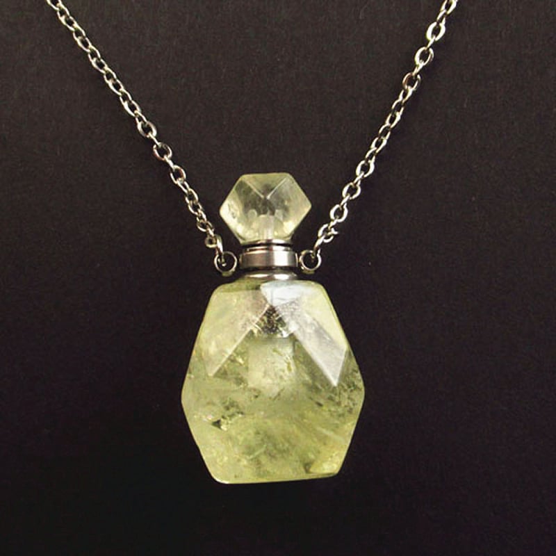 Geometrinis kristalų pakabukas su kvapo buteliuku – rankų darbo, ametistas, baltas krištolas, citrinas