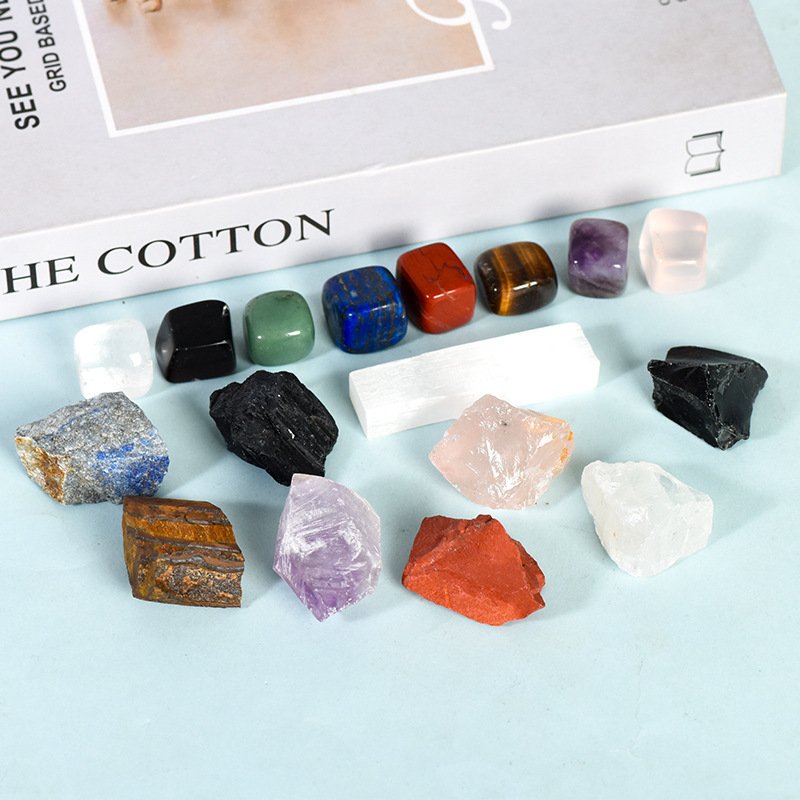 Sirovih kristalnih kamenja s dvanaest znakova zodijaka — neravnomjerno brušeni kamenovi, unutarnja dekoracija, kartonska ambalaža