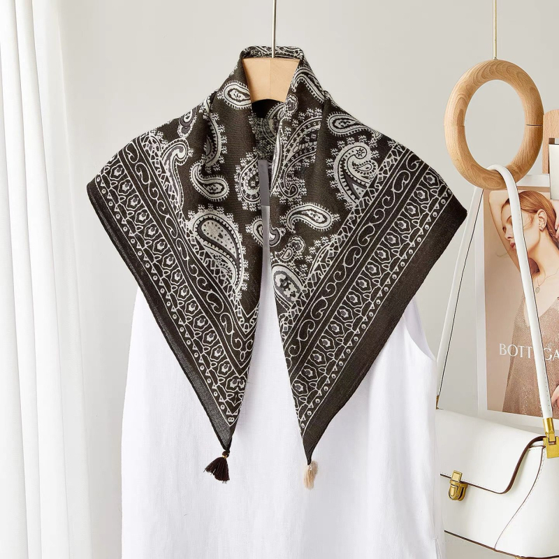 100% gyapjú négyszögletű sál, irodalmi retro stílus, warp-kötött, melegen tart, tavasz 2025