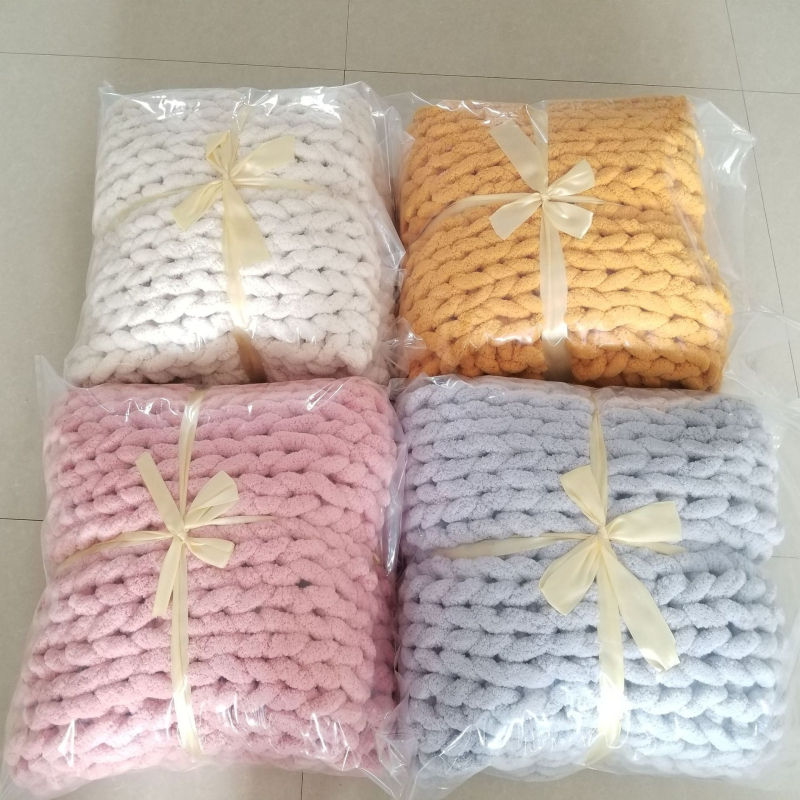 Käsitsi kootud pleed polüestrist – 1500–1999 g, Esmaklassiline kvaliteet, Kõigile aastaaegadele