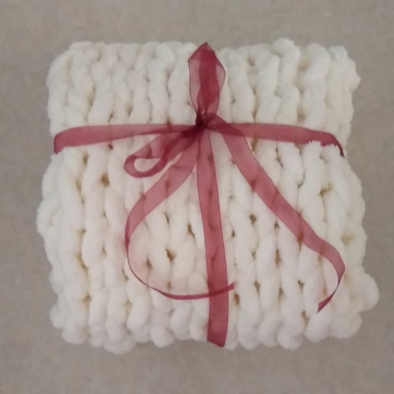 Käsitsi kootud pleed polüestrist – 1500–1999 g, Esmaklassiline kvaliteet, Kõigile aastaaegadele