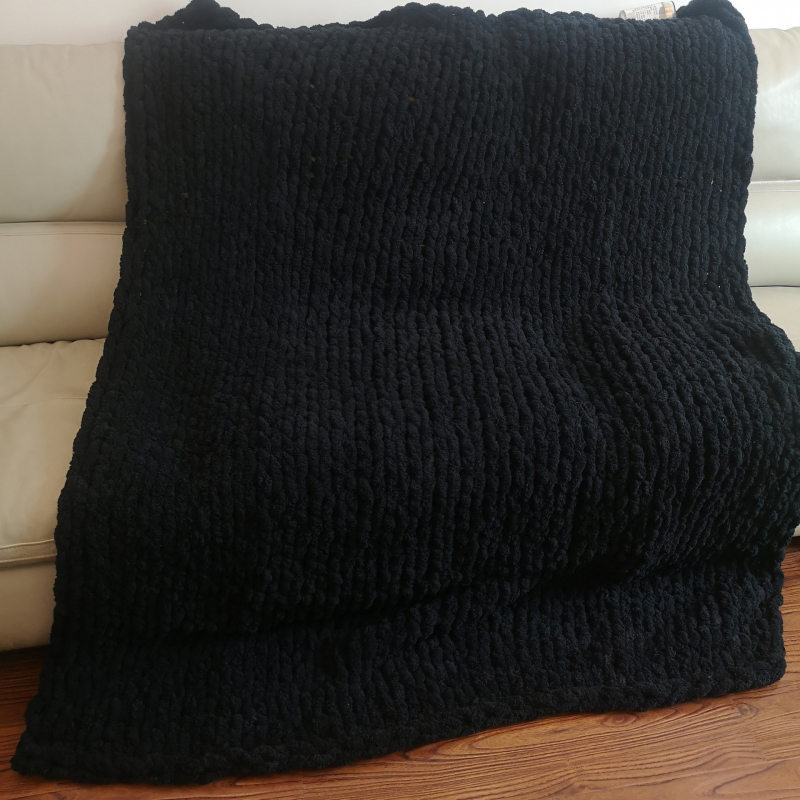 Käsitsi kootud pleed polüestrist – 1500–1999 g, Esmaklassiline kvaliteet, Kõigile aastaaegadele