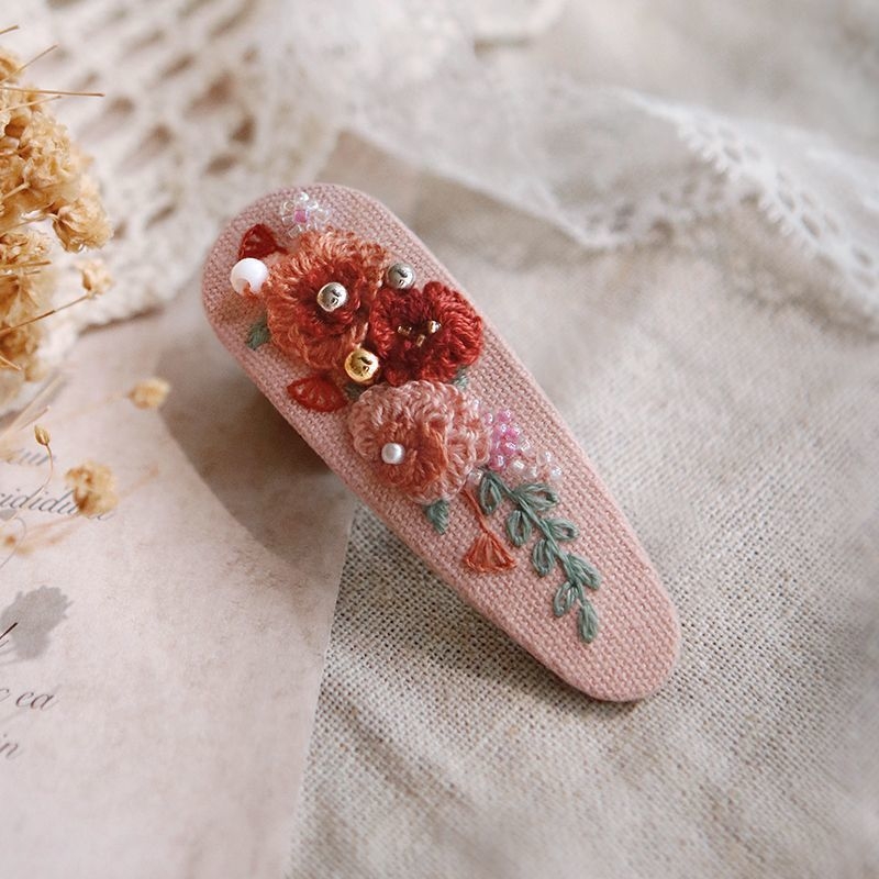 Clamă de păr handmade cu floare din țesătură – Kit DIY de broderie, stil Nordic, poliester, model peisaj