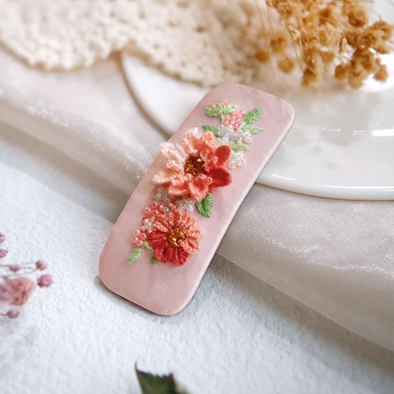 Clamă de păr handmade cu floare din țesătură – Kit DIY de broderie, stil Nordic, poliester, model peisaj