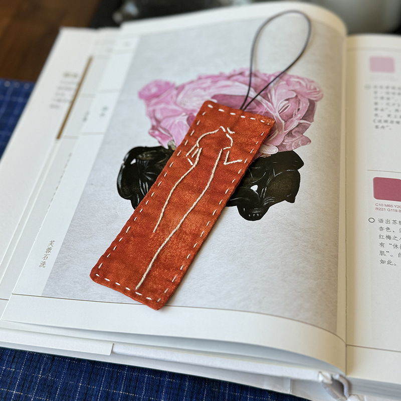 Keresztszemes készlet cheongsam medálos könyvjelzőhöz, kezdőbarát virágos minta, pamut és len anyag