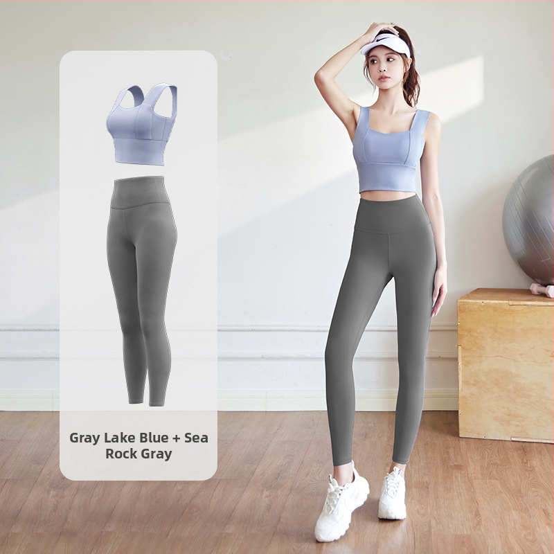 Комплект за йога за жени: спорт топ и панталони; полиестер + спандекс; висока еластичност PU 3.0; с подплънки за бюста; издаден през 2024 г.