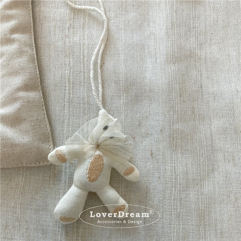 Vaikų kaklo papuošalas su grybų motyvu ir gėlėtu audiniu, mišrios medžiagos, animacinis stilius, pritaikomas