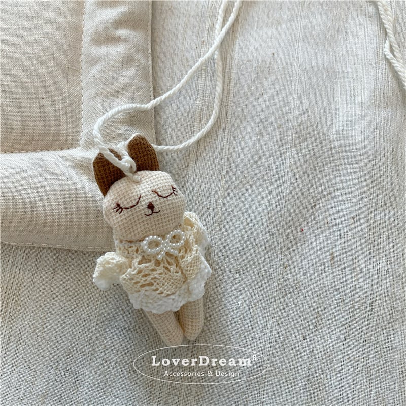 Vaikų kaklo papuošalas su grybų motyvu ir gėlėtu audiniu, mišrios medžiagos, animacinis stilius, pritaikomas