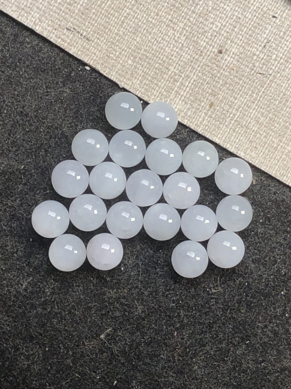 Жадеит А-клас Старо находище – ледено-прозрачни мъниста за DIY бижута