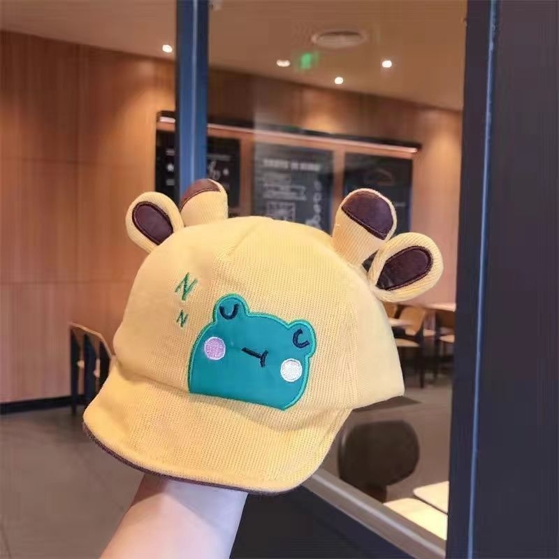 Kūdikio beisbolo kepurė su plačiu snapeliu, vėjo atspari ir šilta, kvėpuojantis poliesteris, siuvinėjimas, mielas animacinis stilius, amžiaus grupė 0–2 m, pavasaris–ruduo