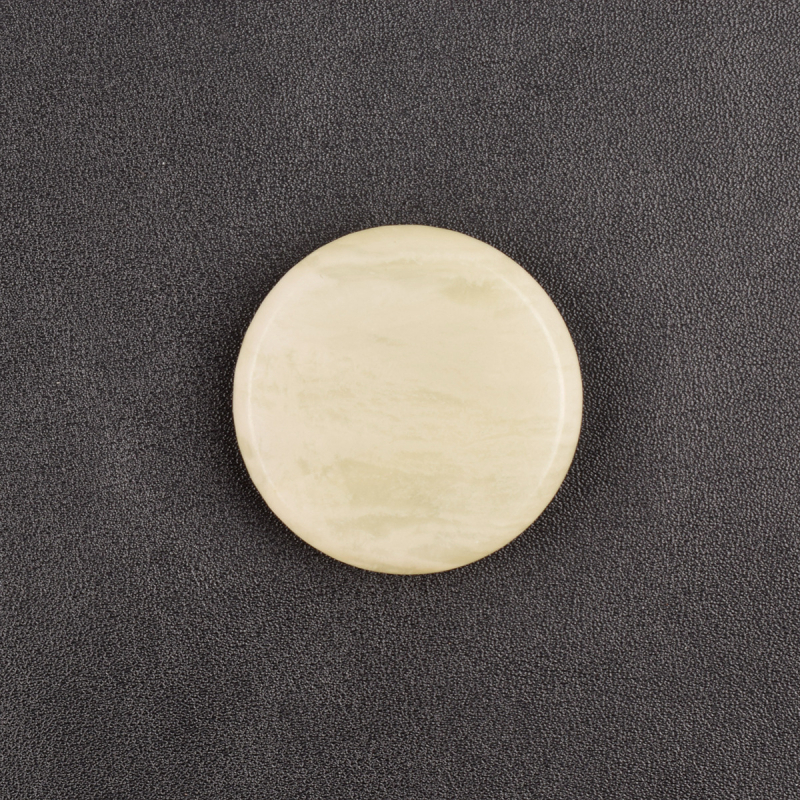 Gravirani kružni kristalni disk od ametista – DIY dekoracija, minimalistički stil