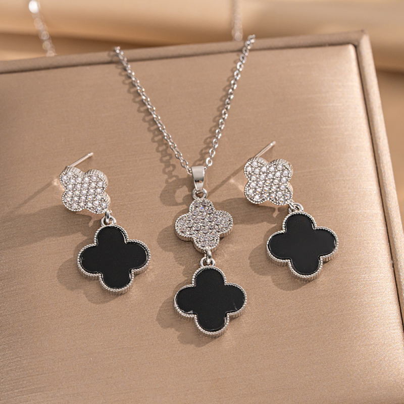 Set de bijuterii geometric: colier și cercei din oțel titan cu acoperire diamantată; lanț O; pandantiv din oțel titan; stil lux ușor.