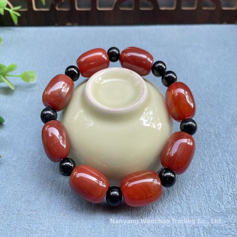 Akatā rokassprādze ar rižu pērļām, ģeometriska forma, dabisks materiāls, karājošās pērles