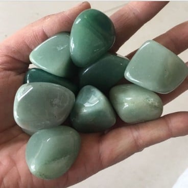 Kristāla smilšu-gravels akvārijam un mājas dekoriem - dabisks kristāls, slīpēšana un pulēšana, skaidrība VS, pielāgota apstrāde, Purple Rhyme