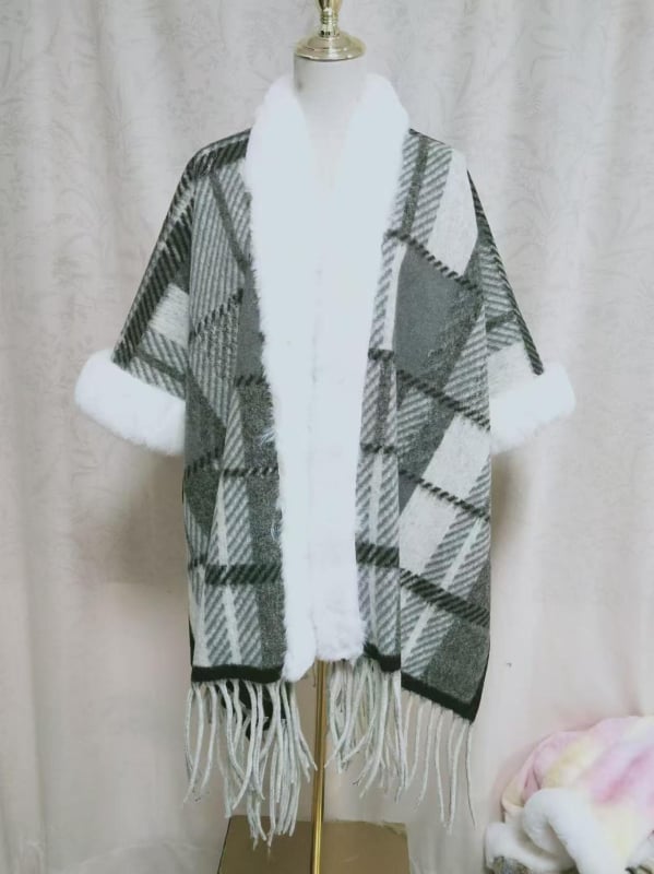 Köpeny sál műkasmírból, műszőrme gallérral, etnikus retro stílus, bojtokkal díszített kendő, téli–őszi viselet, eredet Yunnan, 2024 őszén debütált