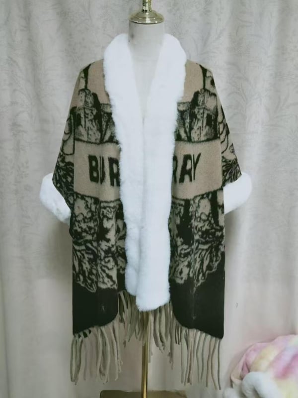 Köpeny sál műkasmírból, műszőrme gallérral, etnikus retro stílus, bojtokkal díszített kendő, téli–őszi viselet, eredet Yunnan, 2024 őszén debütált