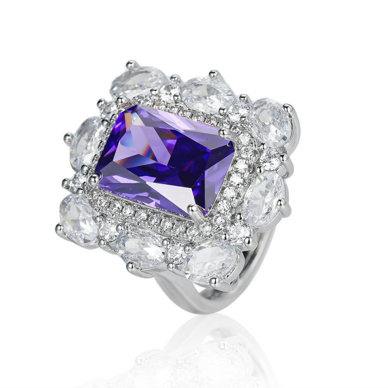 Moterų papuošalų rinkinys: žiedas, auskarai ir pakabukas su grandinėle (medžiaga: varis; elektroplavimas; grandinė: įprasta; pakabuko medžiaga: varis; leidimas: ruduo 2025)